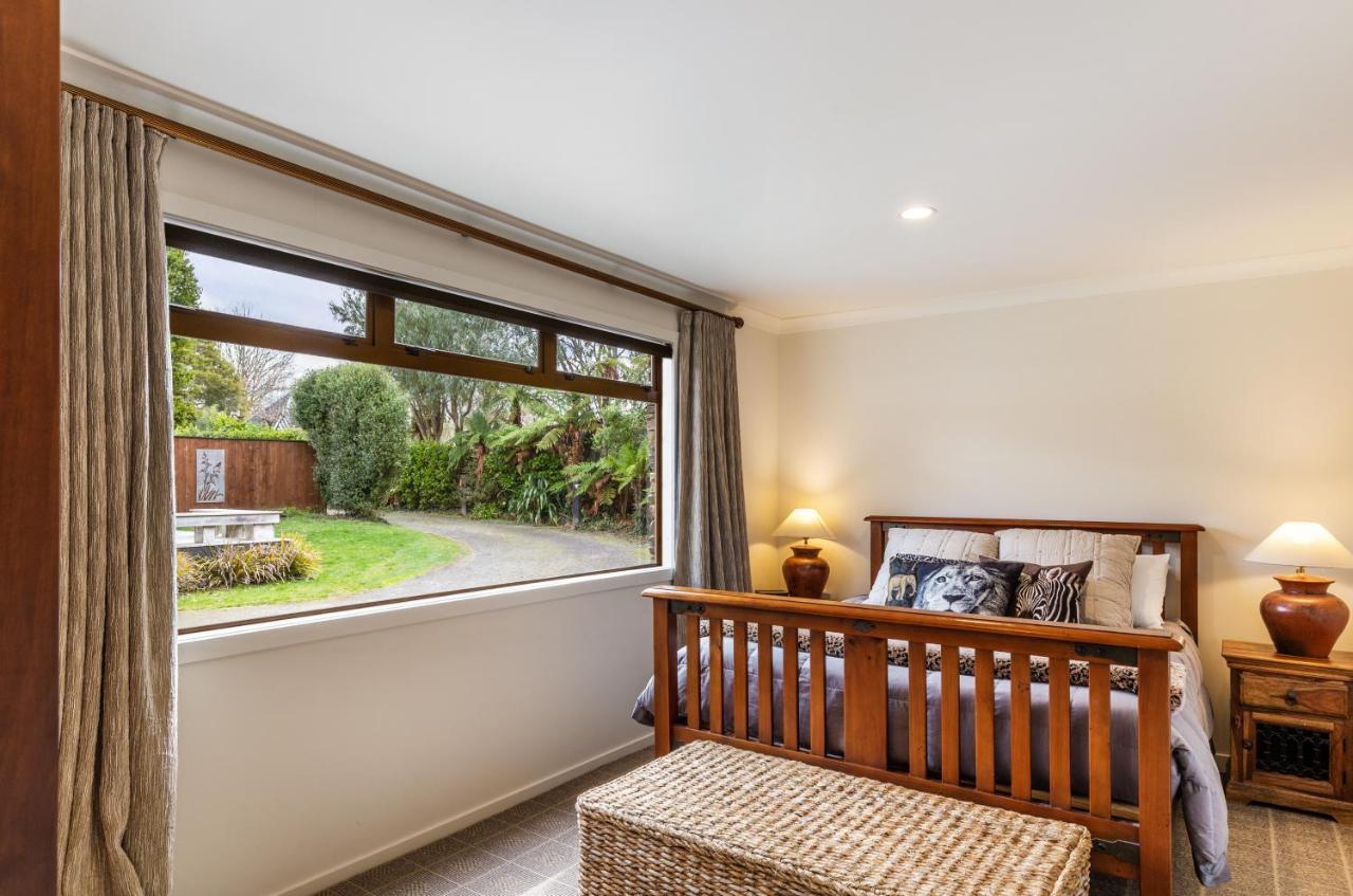 Turangi Trout Lodge Esterno foto