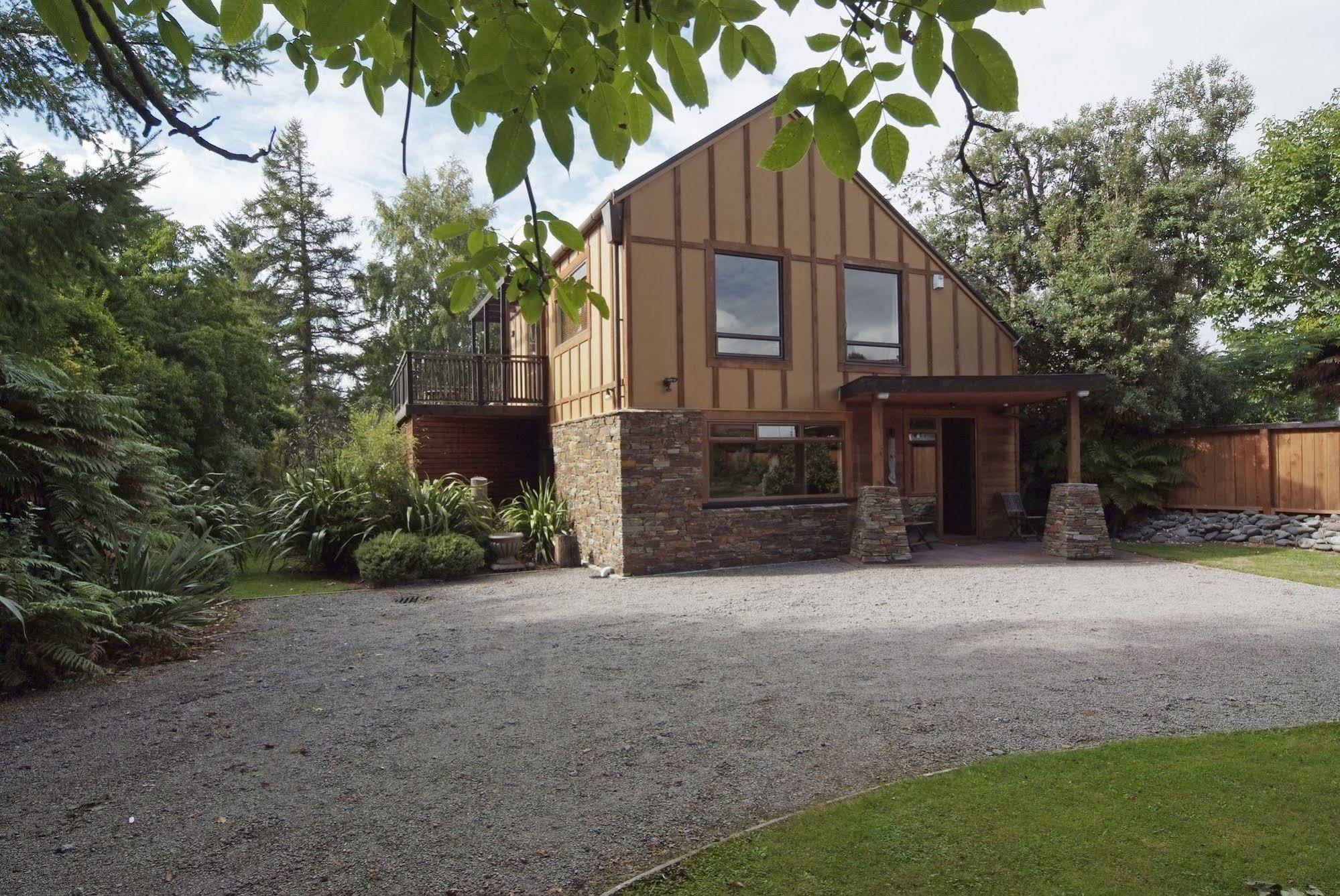 Turangi Trout Lodge Esterno foto